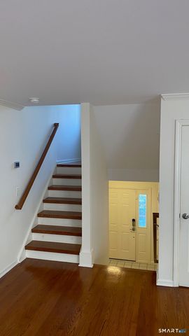 403 Larson Drive 403, Danbury, CT 06810