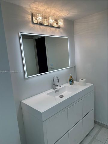 600 Three Islands Blvd 1113, Hallandale Beach, FL 33009