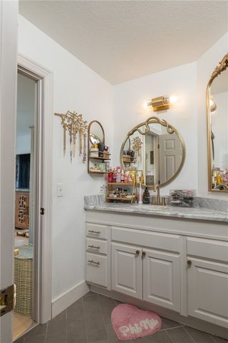 867 E Emerson Lane, Fayetteville, AR 72701
