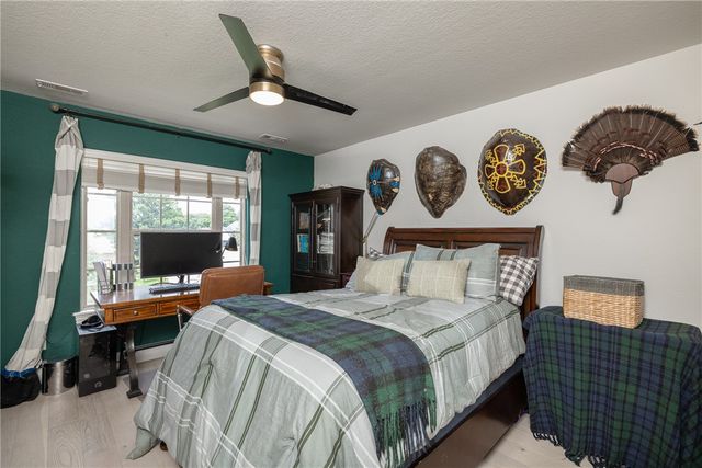 867 E Emerson Lane, Fayetteville, AR 72701