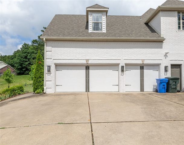 867 E Emerson Lane, Fayetteville, AR 72701
