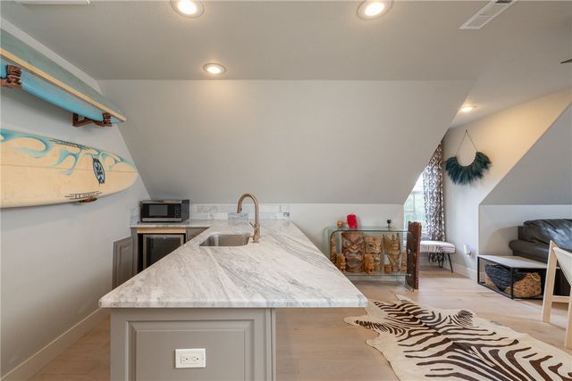 867 E Emerson Lane, Fayetteville, AR 72701