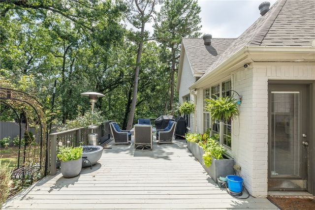 867 E Emerson Lane, Fayetteville, AR 72701