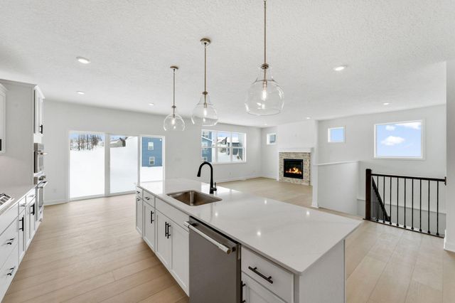 1256 Hadley Hills Drive NE, Rochester, MN 55906