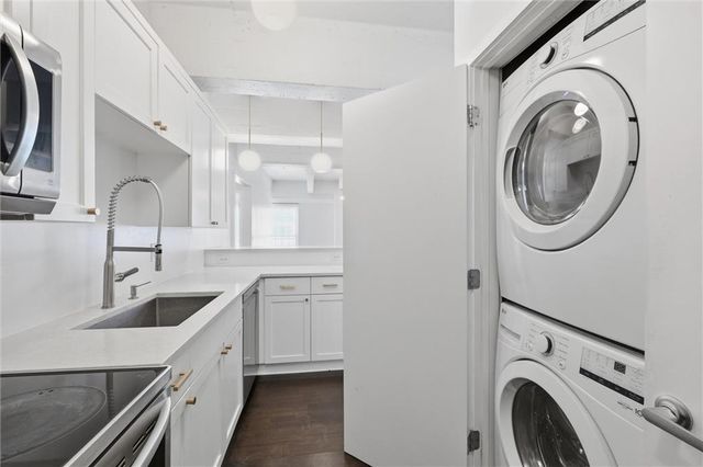 3001 Gillham Road 201, Kansas City, MO 64108