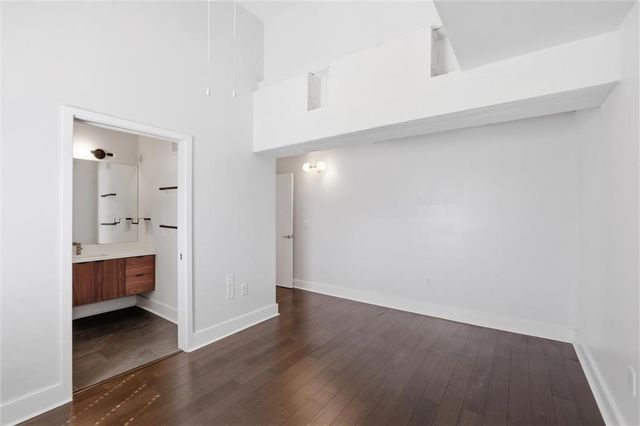 3001 Gillham Road 201, Kansas City, MO 64108