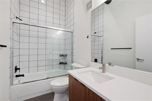 3001 Gillham Road 201, Kansas City, MO 64108