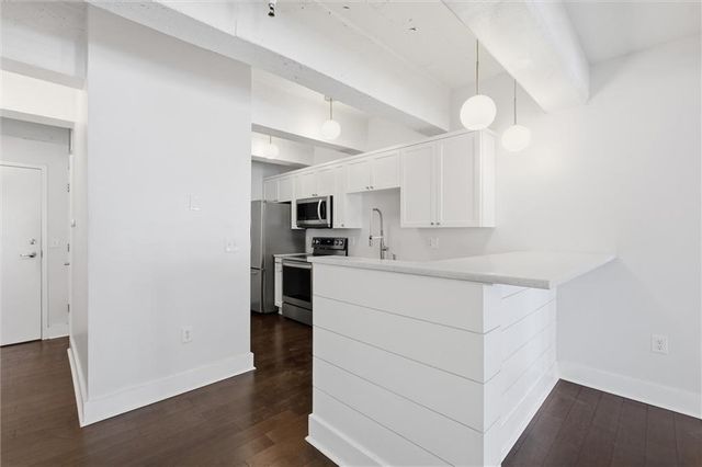 3001 Gillham Road 201, Kansas City, MO 64108