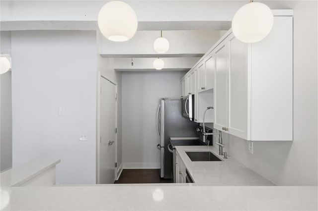 3001 Gillham Road 201, Kansas City, MO 64108