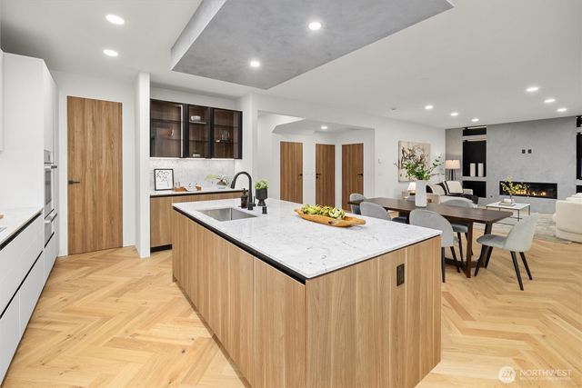 10733 17th Avenue NE, Seattle, WA 98125