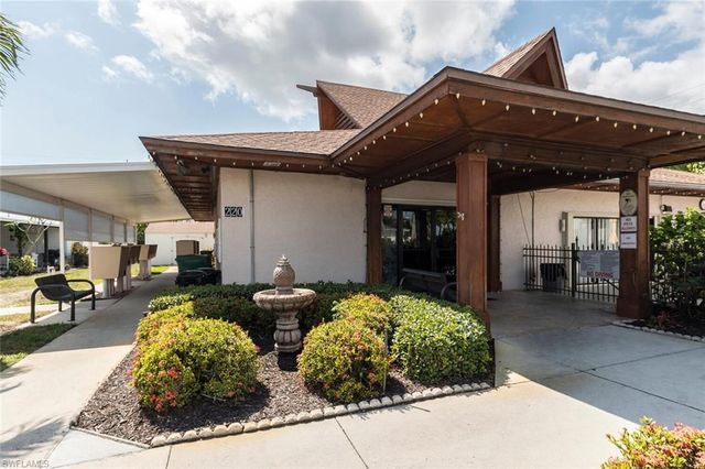 192 Oceans BLVD # 192, Naples, FL 34104