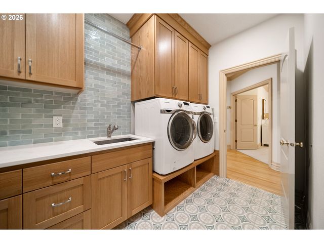 4304 Se AUGUSTA Loop, Gresham, OR 97080