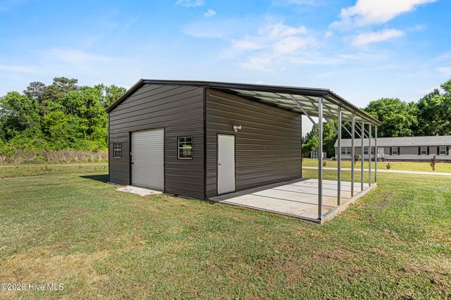 2041 Bay Road, Wallace, NC 28466
