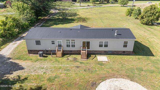 2041 Bay Road, Wallace, NC 28466