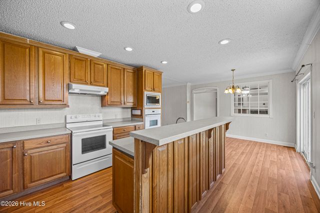 2041 Bay Road, Wallace, NC 28466