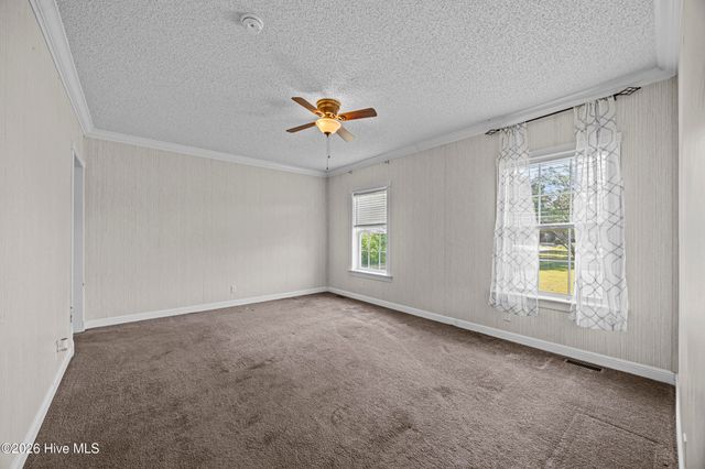 2041 Bay Road, Wallace, NC 28466
