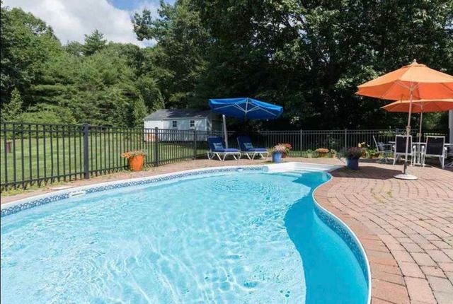 61 Sullivan Farm Drive, Rochester, NH 03867