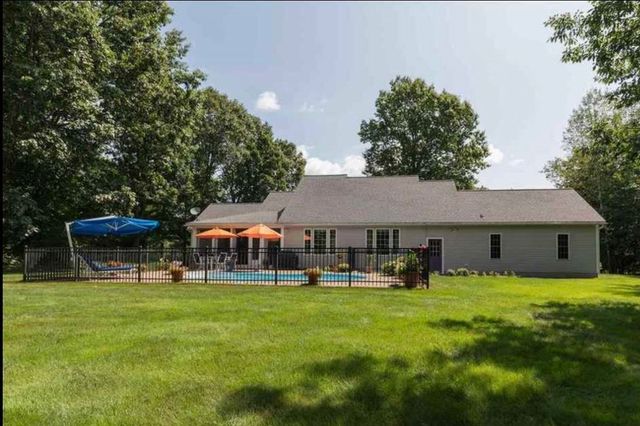 61 Sullivan Farm Drive, Rochester, NH 03867