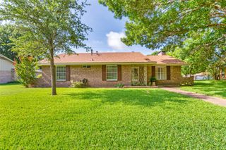 330 Shockley Avenue, Desoto, TX 75115