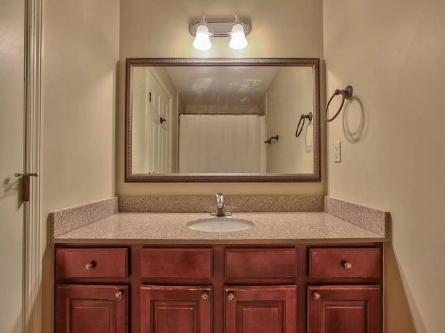 215 W College Ave Apt 802, Tallahassee, FL 32301