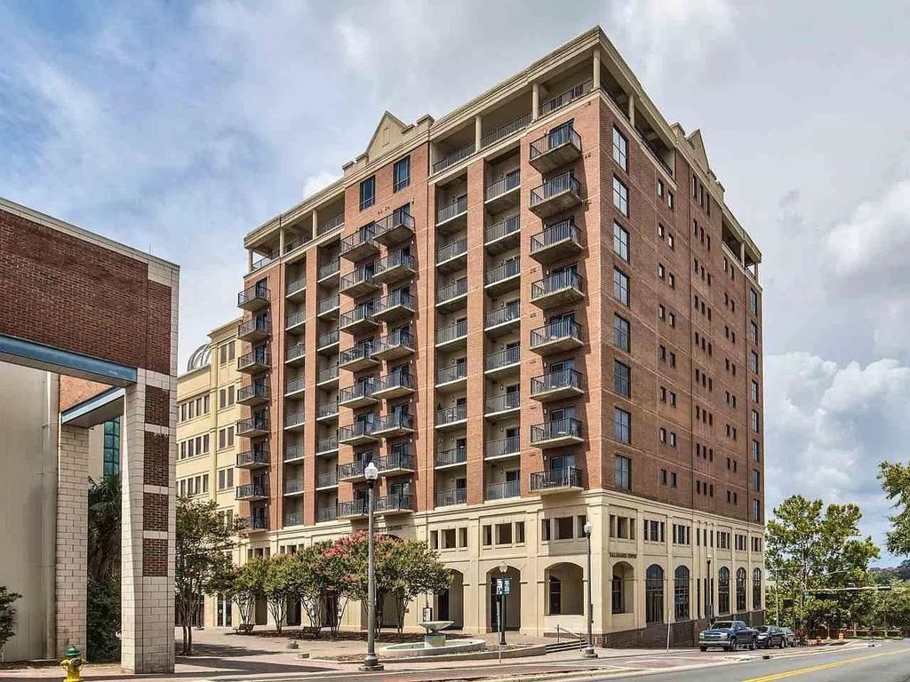 215 W College Ave Apt 802, Tallahassee, FL 32301