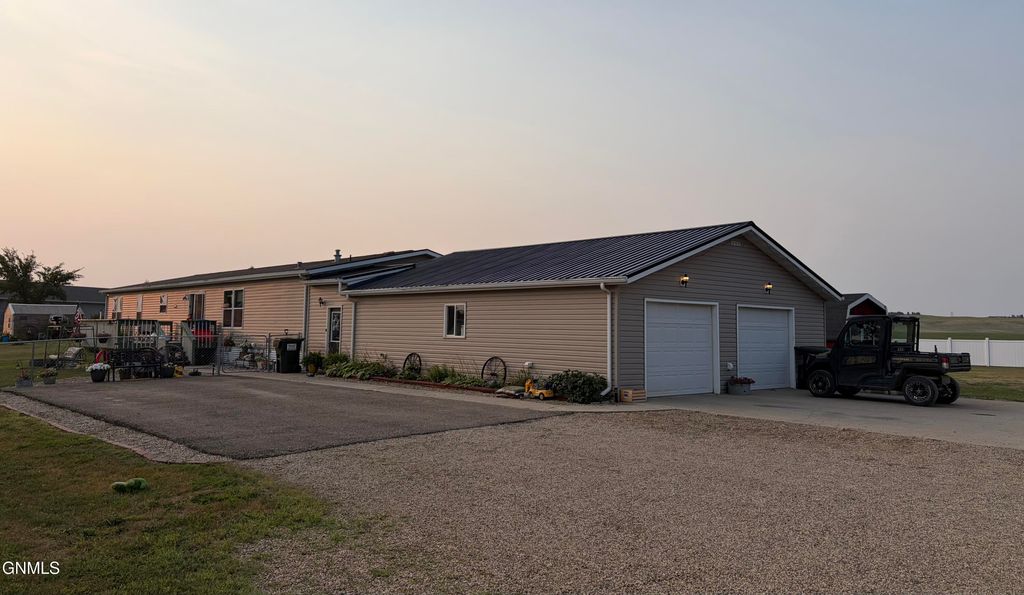 510 School Street SW, Medina, ND 58467 photo 1