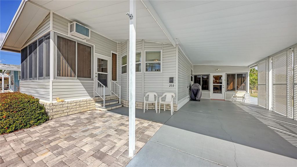 Image 3 of property listing at 5707 45TH STREET E 253, Bradenton, FL 34203