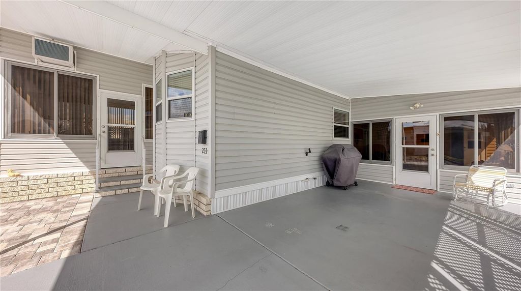 Image 4 of property listing at 5707 45TH STREET E 253, Bradenton, FL 34203