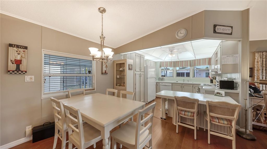 Image 5 of property listing at 5707 45TH STREET E 253, Bradenton, FL 34203