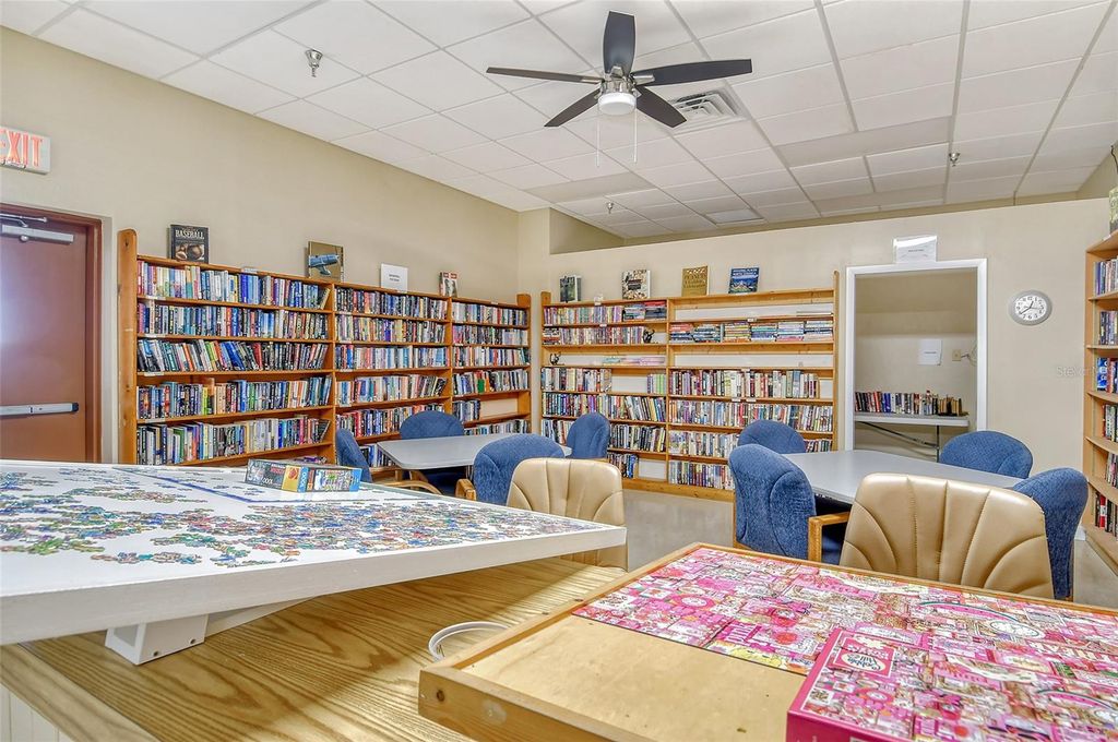 Image 44 of property listing at 5707 45TH STREET E 253, Bradenton, FL 34203