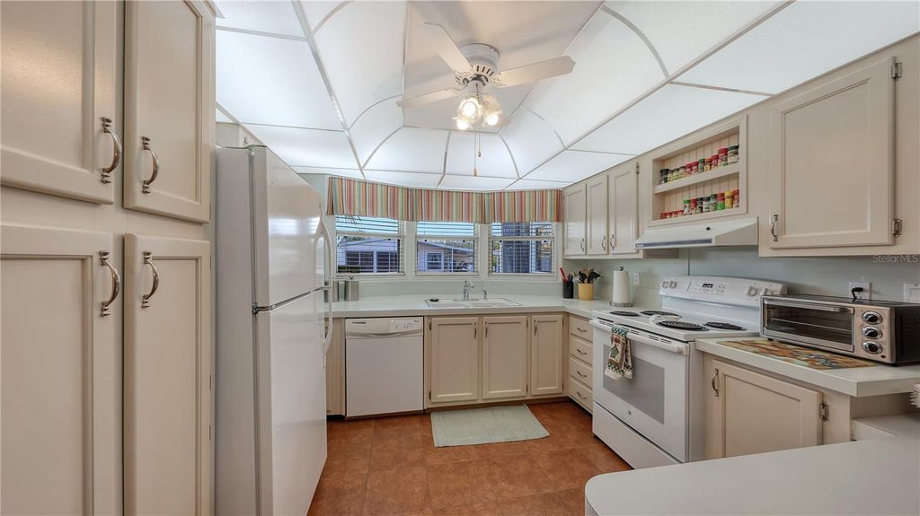 Image 7 of property listing at 5707 45TH STREET E 253, Bradenton, FL 34203