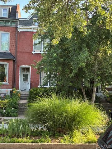 2841 Russell Boulevard, St Louis, MO 63104