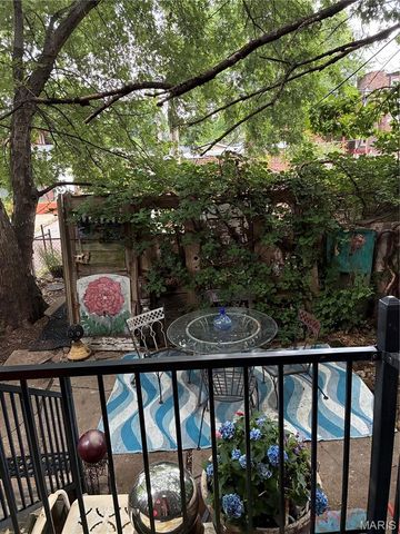 2841 Russell Boulevard, St Louis, MO 63104