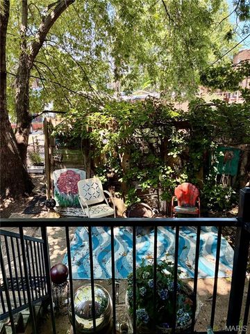 2841 Russell Boulevard, St Louis, MO 63104