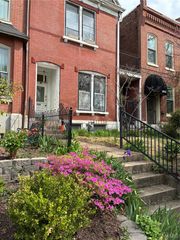 2841 Russell Boulevard, St Louis, MO 63104