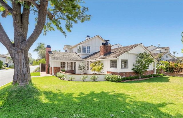 2562 Vista Drive, Newport Beach, CA 92663