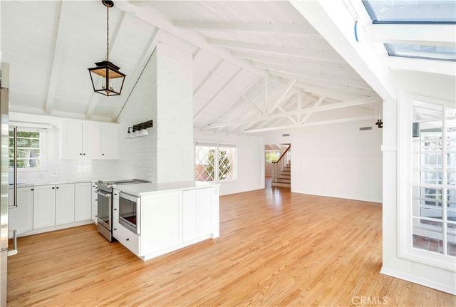 2562 Vista Drive, Newport Beach, CA 92663
