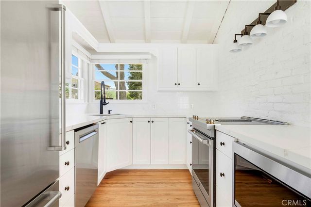 2562 Vista Drive, Newport Beach, CA 92663