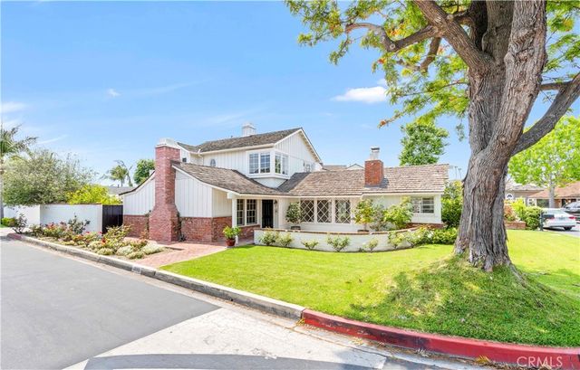 2562 Vista Drive, Newport Beach, CA 92663