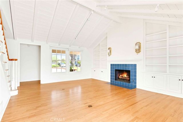2562 Vista Drive, Newport Beach, CA 92663