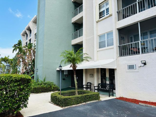 505 Spencer Drive NW 112, West Palm Beach, FL 33409