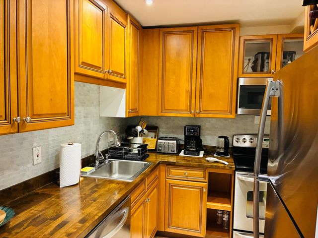 505 Spencer Drive NW 112, West Palm Beach, FL 33409