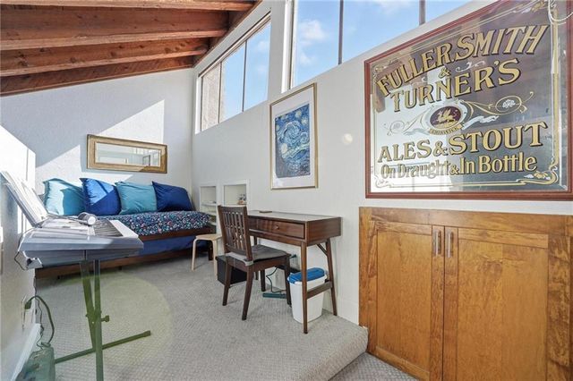 1111 W 46th Street 32, Kansas City, MO 64112