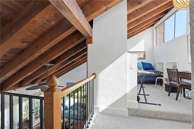 1111 W 46th Street 32, Kansas City, MO 64112