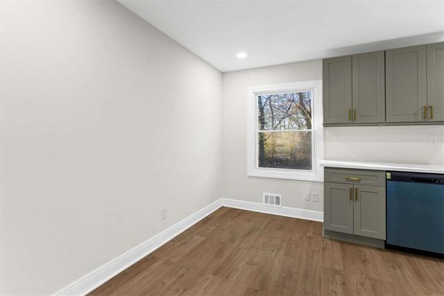 3658 Brookcrest Cir, Decatur, GA 30032