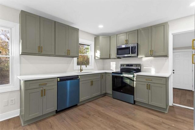 3658 Brookcrest Cir, Decatur, GA 30032