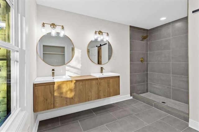 3658 Brookcrest Cir, Decatur, GA 30032