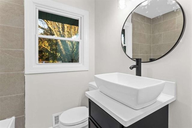 3658 Brookcrest Cir, Decatur, GA 30032