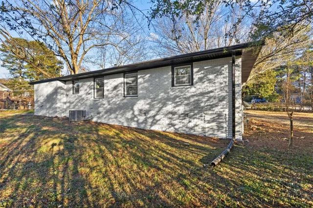 3658 Brookcrest Cir, Decatur, GA 30032