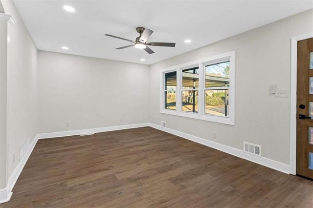 3658 Brookcrest Cir, Decatur, GA 30032